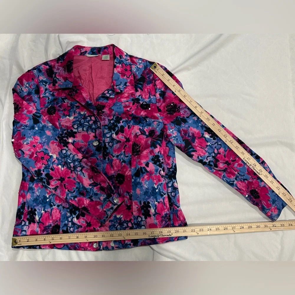 Laura Ashley Pink Blue
Watercolor Floral Blazer W/Rhinestone
Buttons Size Large - Picture 8 of 8